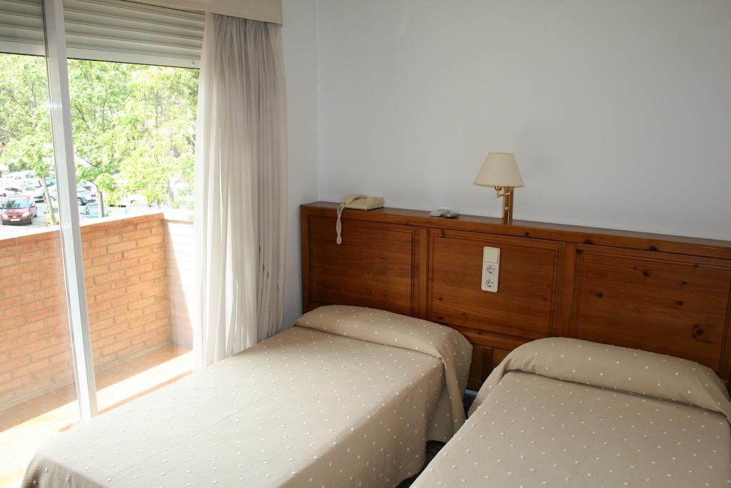 Hostal Puente de Piedra Saragosse Chambre photo